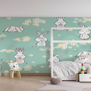 Carta da parati a tema coniglietto e fiori per bambini: goditi la differenza che questo sfondo da parete che migliora l'umore offre a ogni bambino. Stacca e attacca senza colla.