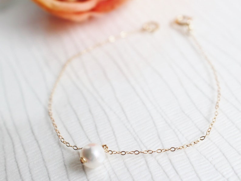 Akoya Pearl Bracelet,Dainty Bracelet,Delicate Bracelet,Pearl Bracelet Gold,Gold Filled Bracelet,Gift For Women,Stacking Bracelet