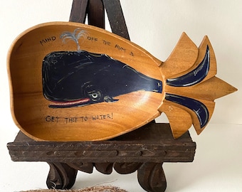 Bandeja decorativa de madera con forma de ballena, pintada a mano, estilo vintage