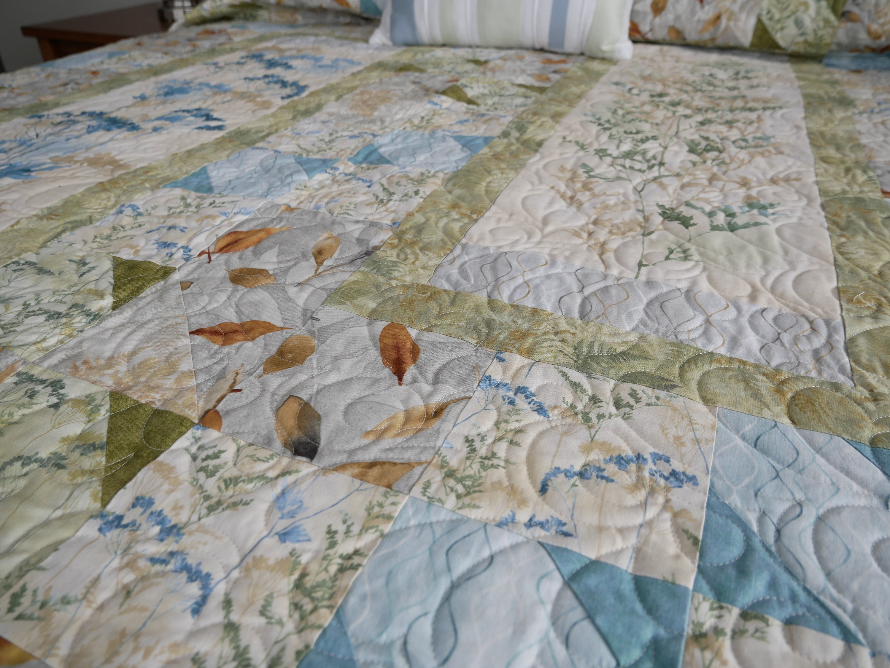 Queen Size Quilt to Brighten Your Spring and Summer Decor Etsy