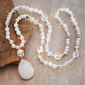 White Snow Quartz Necklace, Milky Quartz , White Howlite, Opal, Moonstone Necklace, Pendant Necklace, Healing Crystal Protection Necklace