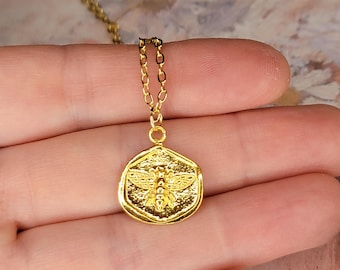 Gold Bee Pendant Necklace | Bee Jewelry | Nature
