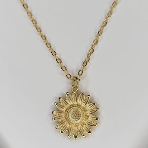 Gold Daisy Necklace | 14k Gold | Dainty Flower Necklace | Minimalist Necklace | Floral Jewelry | Gift for Her | Dasiy Pendant Necklace |