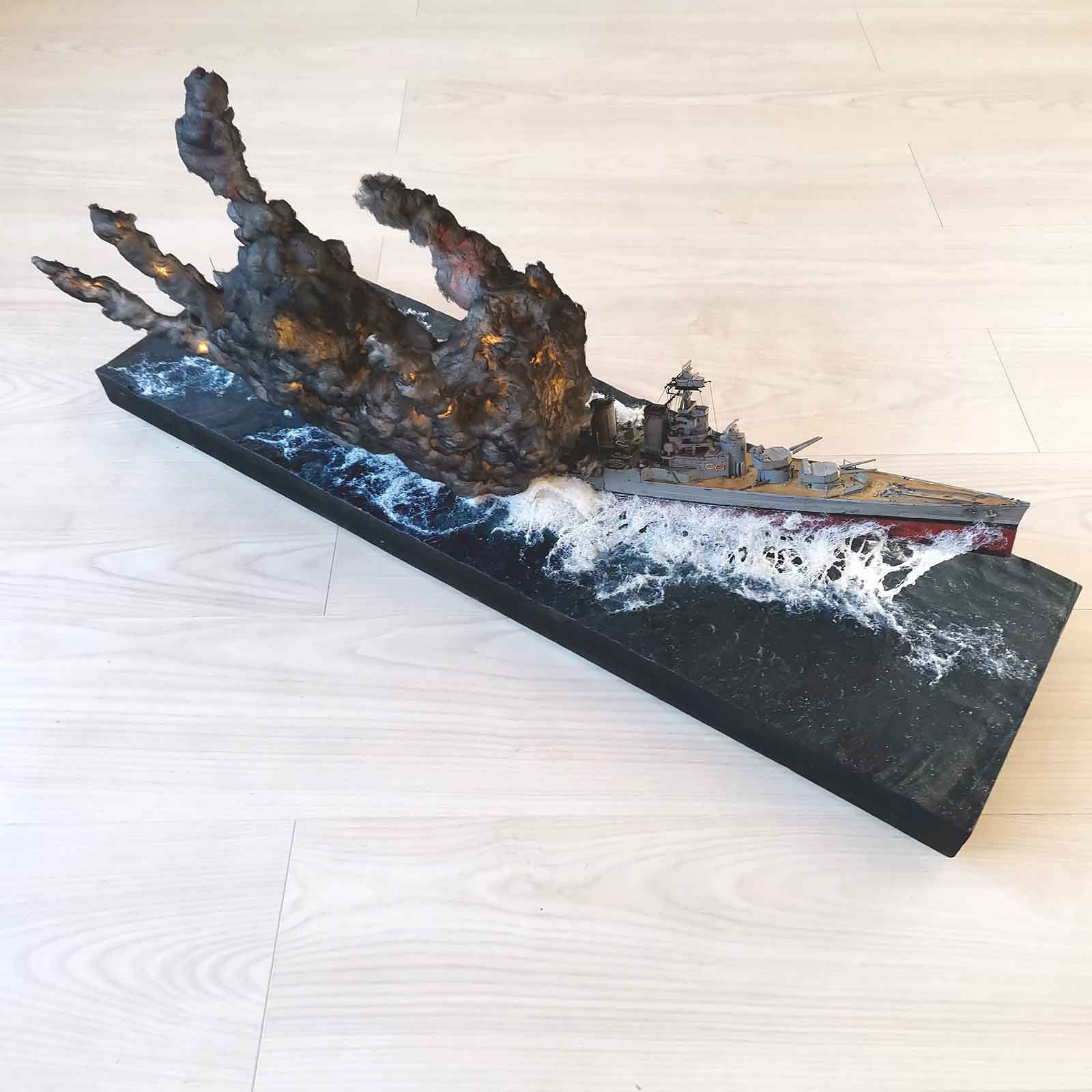 戦艦フッド沈没のジオラマ。スケール 1:350。 - Etsy 日本 戦艦フッド沈没のジオラマ。スケール 1:350。 - Etsy 日本