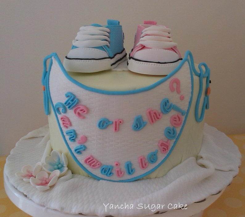 Fondant Edible pair of Baby shoes Converse Baby sneackers ...