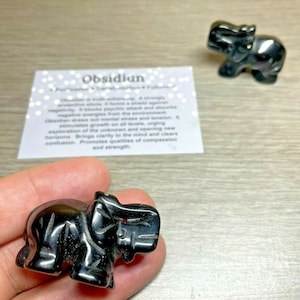 Ornement sculpté à la main d'éléphant en obsidienne naturelle guérissant le chakra Reiki avec sac cadeau et carte-cadeau