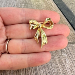 Vintage Jewelry Gold Tone Ribbon Bow Brooch Pin