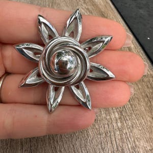 Vintage Jewelry Coro Silver Tone Flower Brooch Pin