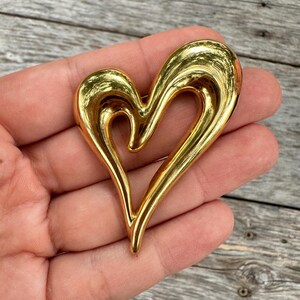 Vintage Jewelry Gold Tone Heart Brooch Pin