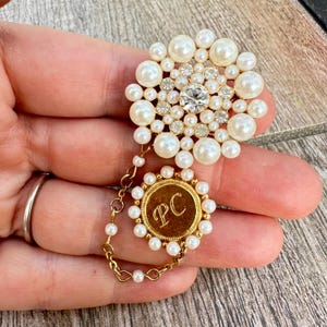 Vintage Jewelry Lovely Avon Presidents Club PC Award Pearl and Rhinestone Chatelaine Convertible Pin Brooch