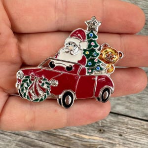 Vintage Santa Driving Car Brooch: Christmas Jewelry Pin
