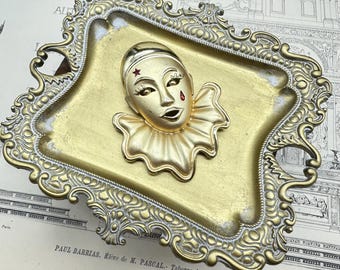 ゴールドトーンのピエロのブローチ、エナメルの涙付き - Etsy 日本