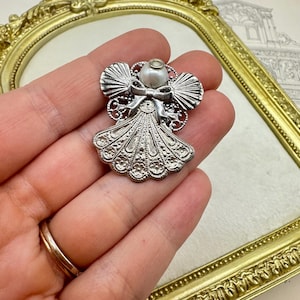 Vintage Jewelry Silver Tone Angel Pin with Faux Pearl Accent Brooch