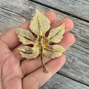 Vintage Schmuck Gold Ton Blatt Brosche Pin