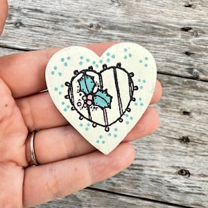 Vintage Jewelry Shabby Chic Heart brooch pin