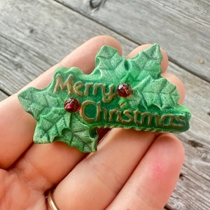 Vintage Christmas Jewelry Holly Leaf Merry Christmas Brooch pin