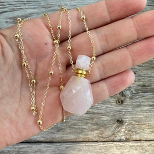 Vintage Jewelry Pink Rose Quartz Perfume Bottle Necklace with Gold Tone chain 23”