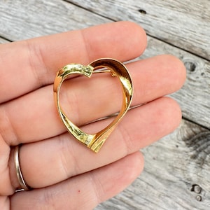 Vintage Jewelry Gold Tone Heart Brooch Pin