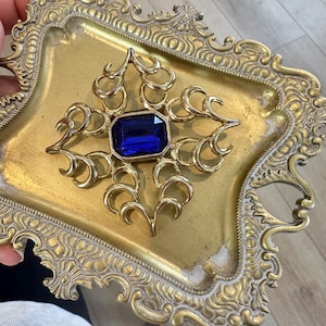 Vintage Jewelry Gold Tone Scrolls Blue Gem Brooch Pin Gold and Royal Blue Crystal Pin