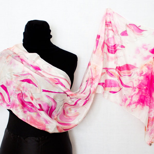 hand painted silk scarf. With fancy colors. suitable for those who want an original and handmade accessory. Perfect to be worn at a dinner.