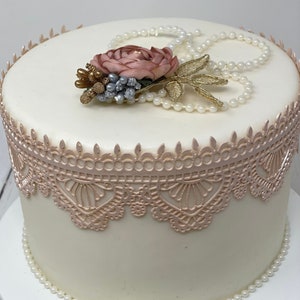 2 Edible Lace - Sugar Lace - Cake Lace - cake border
