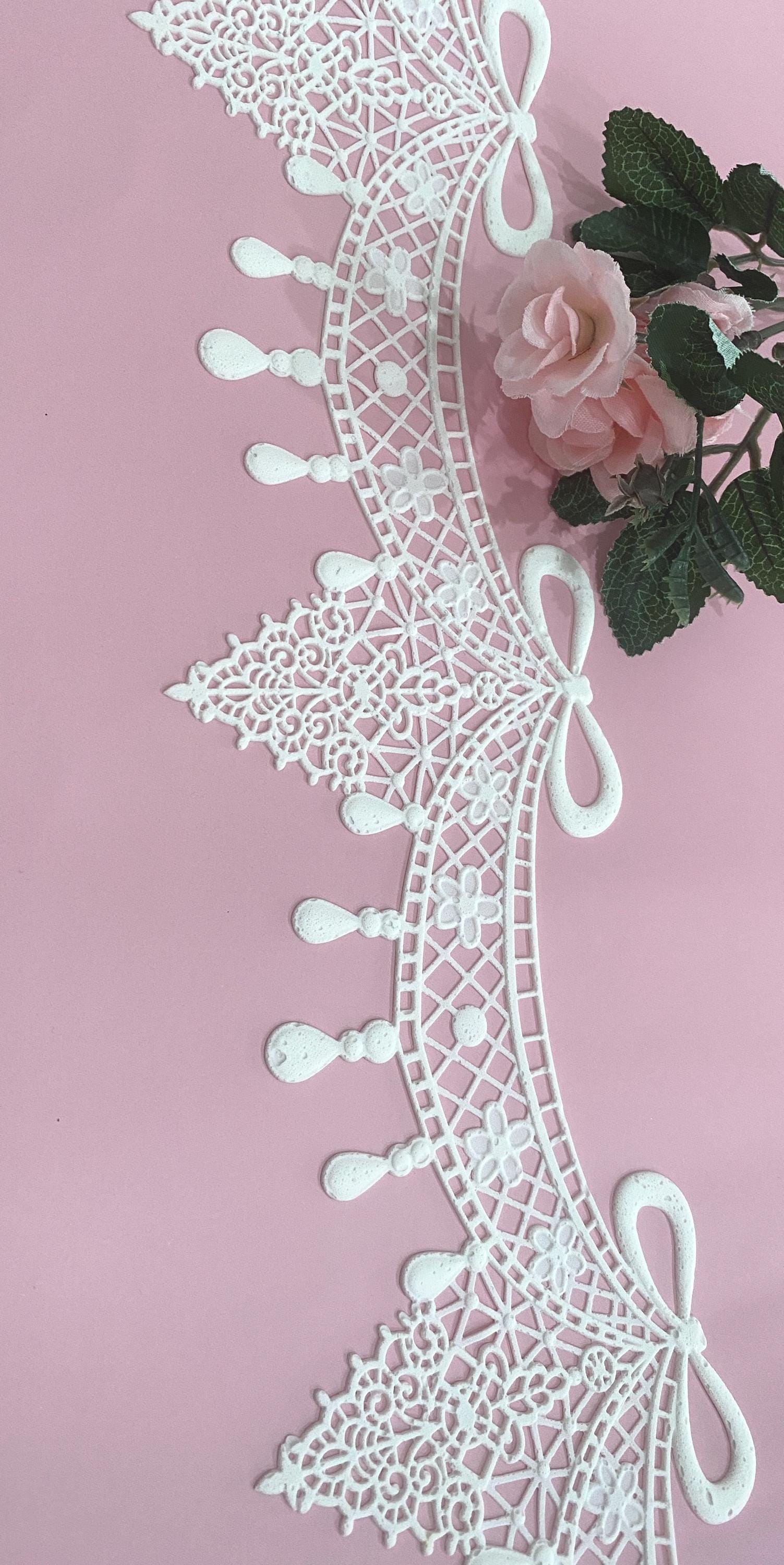 2x Edible Lace - Sugar Lace - Cake Lace. lace bow