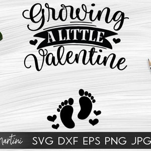 Cultivando un pequeño archivo SVG de San Valentín para máquinas de corte - Cricut Silhouette Valentines day SVG Anuncio de embarazo svg Baby reveal svg