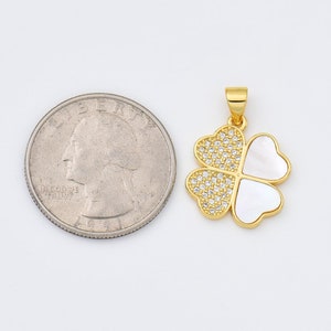 Ciondolo in madreperla con ciondolo a forma di quadrifoglio riempito d'oro, per la creazione di gioielli, collana e bracciale, 16 x 18 mm, CP1985