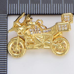 Ciondolo moto 3D riempito d'oro BMW R 1250 GS Adventure Bike, ciondolo per motociclista, fornitura per la creazione di gioielli, collana, bracciale, 29x19 mm, CP1690