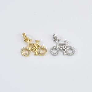 Ciondolo a forma di bicicletta, ciondolo a forma di bicicletta in oro 18 carati con micro pavé di zirconi cubici, ciondolo sportivo, ciondolo a forma di bicicletta, ciondolo a forma di bicicletta, 15 x 10 mm, CP080