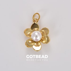 Ciondolo a forma di fiore di perle d'oro, ciondolo floreale minimalista riempito d'oro, ciondolo a forma di fiore di perle di conchiglia per la creazione di gioielli con braccialetti e collane, CP1776