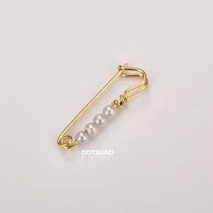 Ciondolo spilla di sicurezza in ottone riempito d'oro anti-ossidazione con 4 perle 25 x 4 mm CP1214