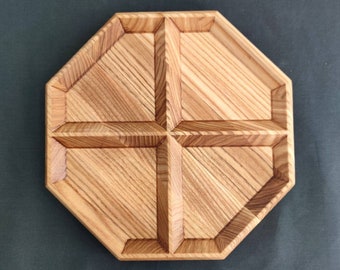 Sneks Servierplatte, Holzteller mit 4 Fächern, Schnittgeschirr, rustikaler Stil, Minimalismus, Oktaeder, Сompartmental