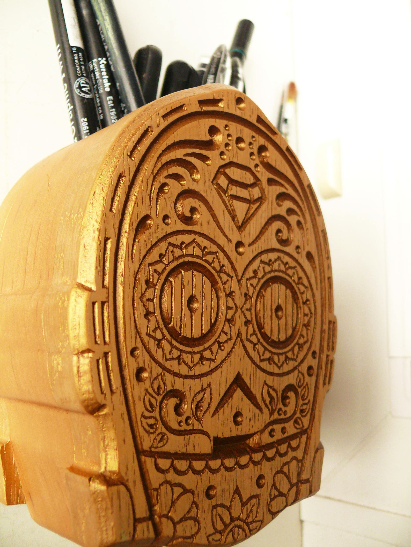 Droid C3PO Robot Pencil Holder Wood Carved Holder Stand Etsy