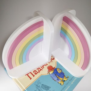 Baby Buchstütze Buchstützen Regenbogen Kinderzimmer Deko Bücherständer Pastell Kinderzimmer Deko Buchstützen für Kinder Kinder Geschenk Boho Bild 6