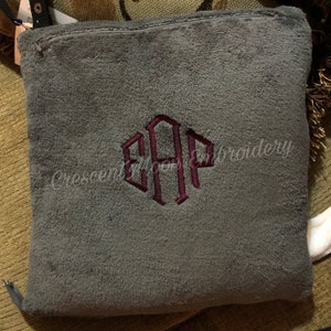 Manta de viaje plegable bordada, manta con monograma, manta de viaje, regalo personalizado, regalo de Navidad, manta bordada con texto imagen 6