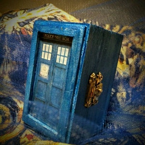 Dr. Who 11th Doctor Van Gogh inspired Ringbox~Galifreyan writes "You are loved by so many & so much and by no one more than me" ~ River Song