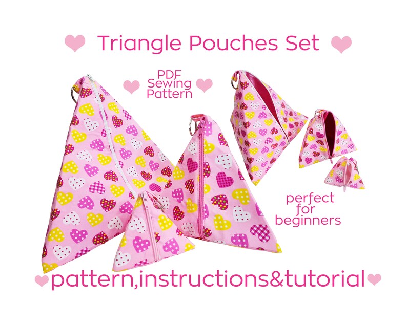 Pode incluir: Um conjunto de quatro bolsas triangulares cor-de-rosa com um padr&atilde;o de cora&ccedil;&otilde;es. As bolsas t&ecirc;m fechos de correr e s&atilde;o perfeitas para iniciantes. A imagem inclui o texto "Triangle Pouches Set", "PDF Sewing Pattern", e "pattern, instructions & tutorial".