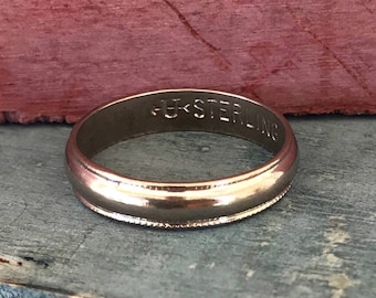 Size 7 Sterling Silver Band Ring 2.2g
