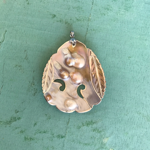 Big Tahiti Mother of Pearl MOP Clam Shell Sterling Silver Boho Beach Chic Ocean Sea Nautical Pendant from the Tahitian Islands 15g