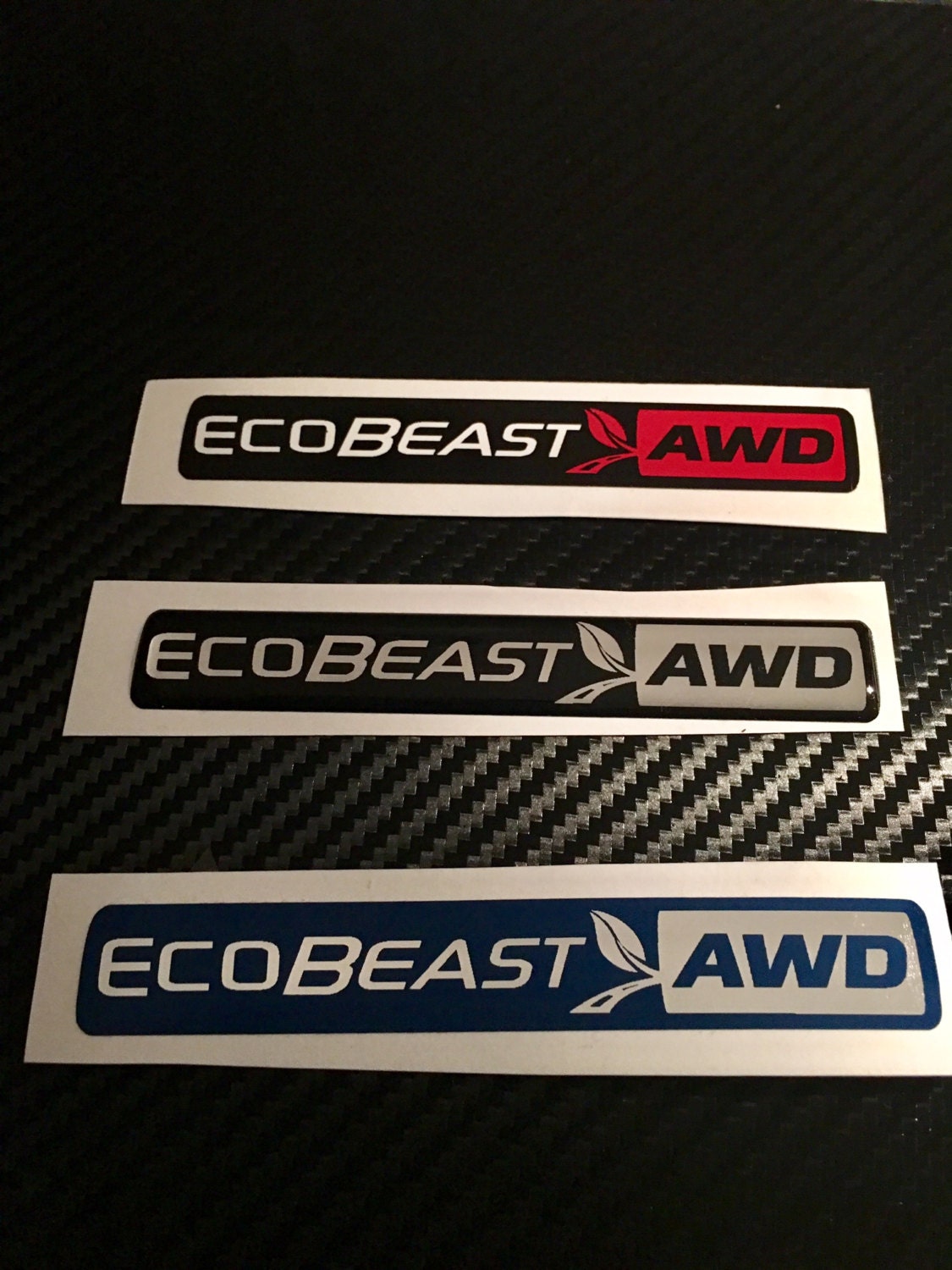 Superposición del emblema FORD Ecobeast AWD o Twin Turbo AWD con revestimiento de gel (domo). ¡Solo se adapta al Fusion Ecoboost awd!