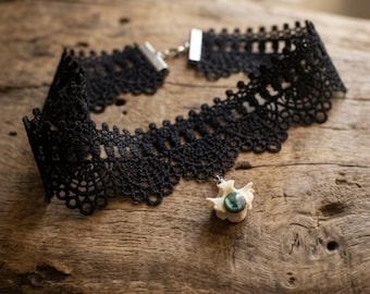 Collier ras de cou en os et vertèbres de serpent véritables et labradorite, bijoux en os et cristal, bizarreries et curiosités