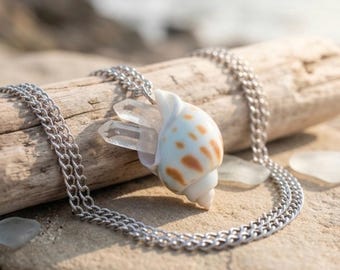 Collier en coquillages d'escargot et pointes de quartz transparent, bijoux d'oxydation et de curiosité
