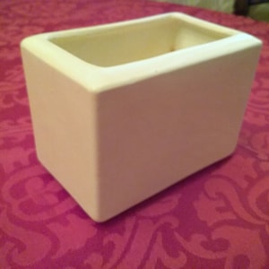 RRP Company Roseville OH Beige Planter #337