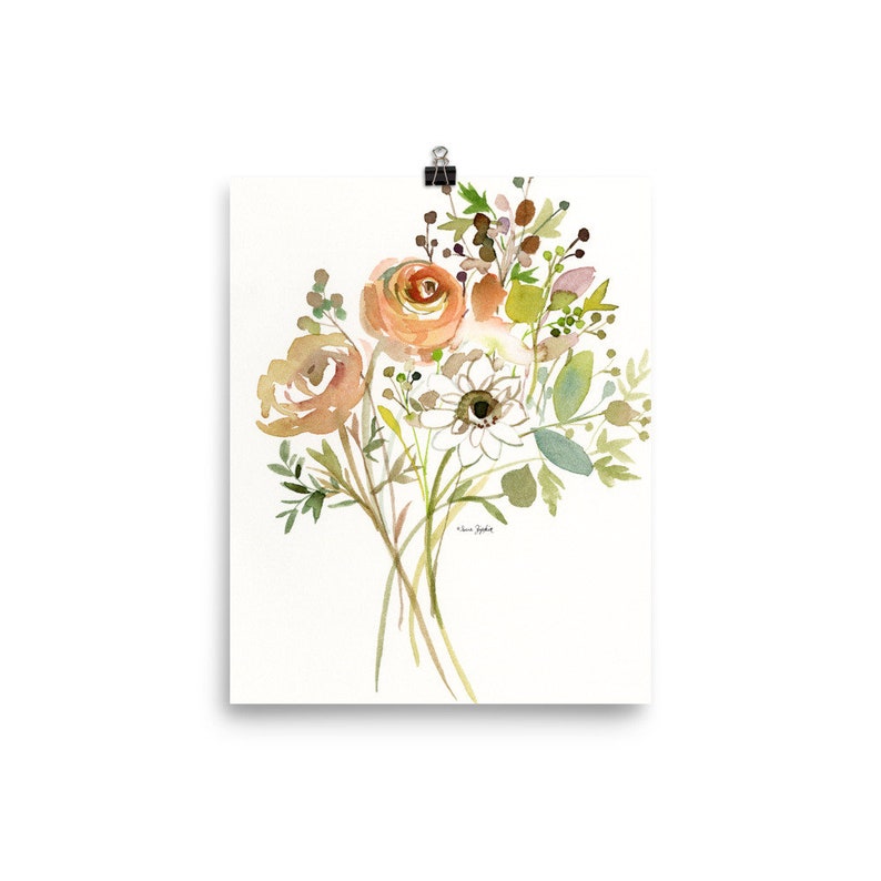 Pode incluir: Pintura em aquarela de um buqu&ecirc; de flores de p&ecirc;ssego e brancas com folhas verdes. As flores s&atilde;o pintadas em um estilo solto e impressionista.