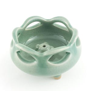 Handmade Goryeo Celadon Incense Burner – Openwork Pottery Craft, Traditional Korean Jade Glaze with Fine Crazing