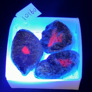 3pcs=USD16.5 FLUORESCENT Ruby in Fuchsite Mica (you'll receive these 3pcs pictured), Natural Mineral Specimen, B10160