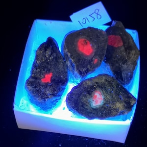 4pcs=USD16.5 FLUORESCENT Ruby in Fuchsite Mica (you'll receive these 4pcs pictured), Natural Mineral Specimen, B10158
