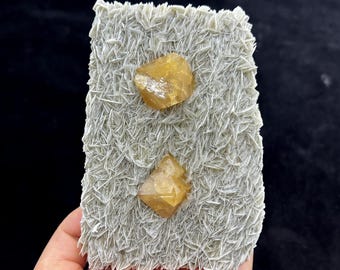 114mm 415g Gemmy Scheelite with Muscovite, Natural Mineral Specimen from China CM2381854
