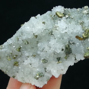 67mm Golden Chalcopyrite on beautiful Quartz cluster,  Natural mineral specimen from China, B7654